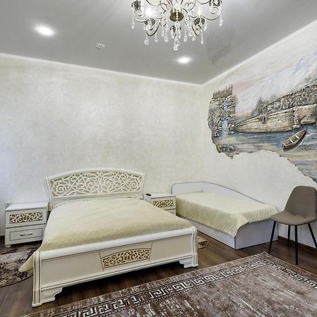 Апартаменти В Старому Місті Sweet House Kamianets-Podilskyi Exterior photo